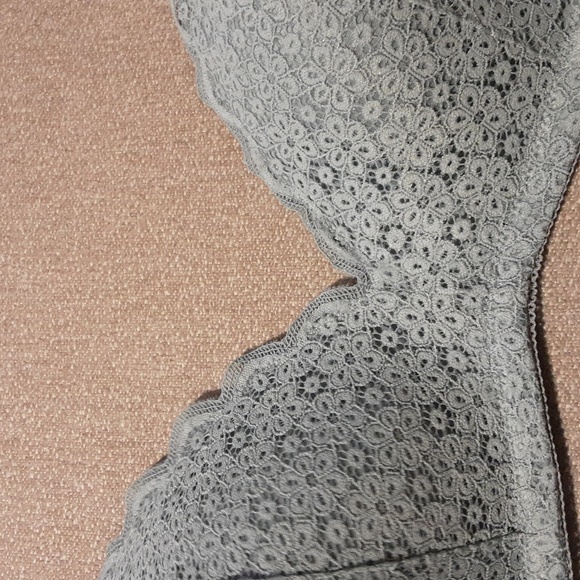 Aerie Floral Lace Bralette in Light Gray Size36D. - Picture 7 of 10